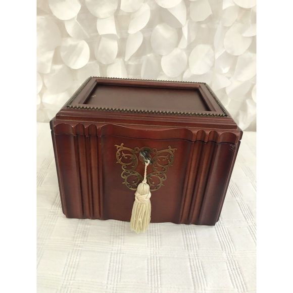 Bombay Accents Vintage Bombay Company 202 Mahogany Wood Keepsake